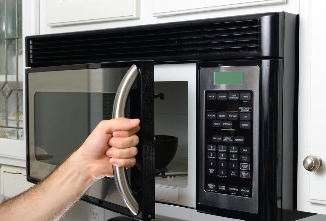 Aforrar enerxía significa non usar un forno microondas